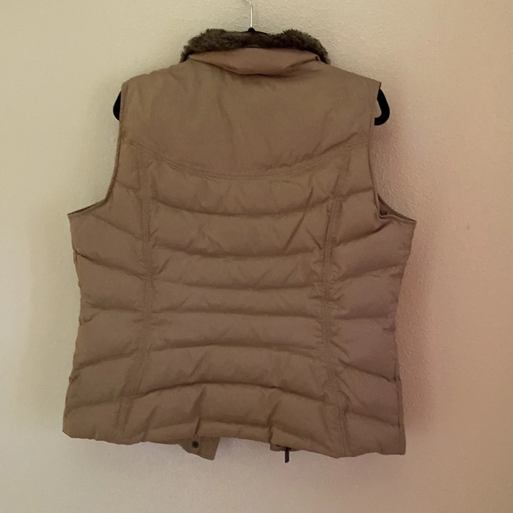 Eddie Bauer down vest - Picture 3 of 3